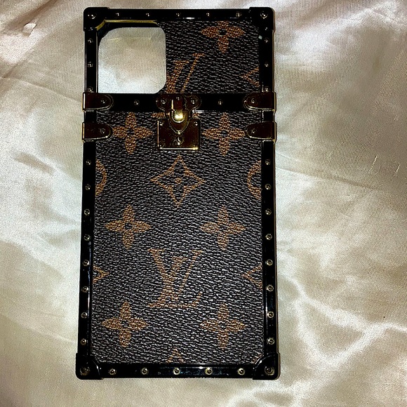 Accessories - Louis Vuitton IPhone 11 Case